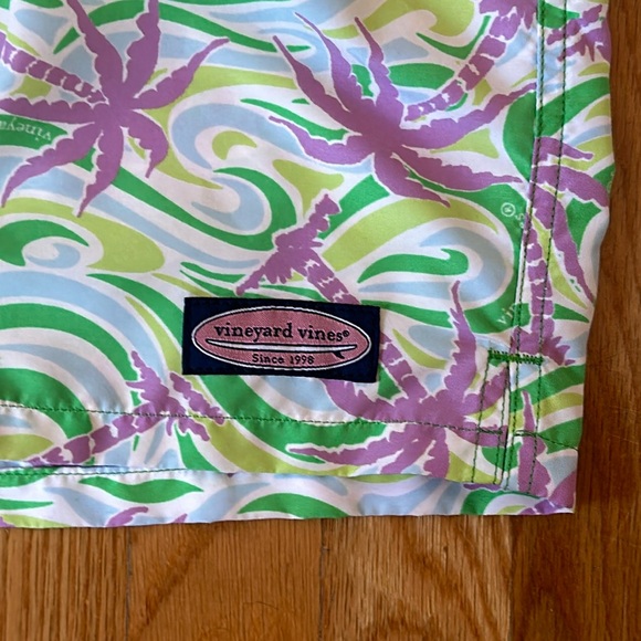 Vineyard Vines 7” Bathing Suite - Picture 2 of 5